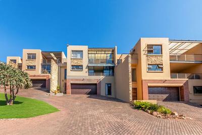 House For Sale in Roodekrans, Roodepoort